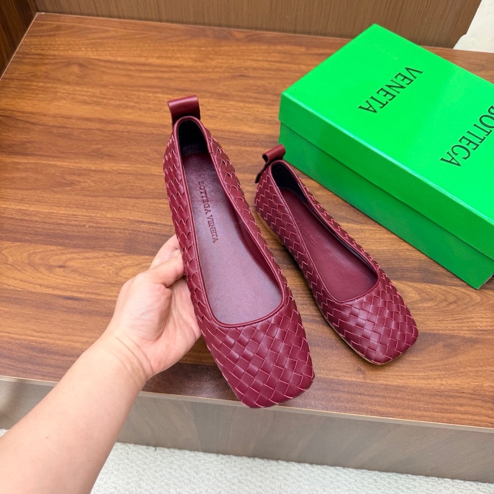 Bottega Veneta Burgundy Intrecciato Leather Ballet Flats - Picture 9 of 9